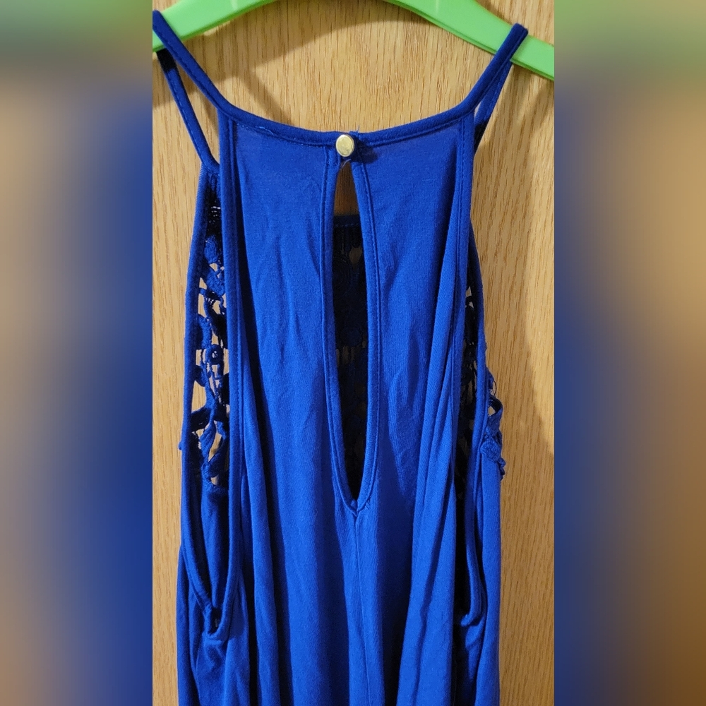 Blue Tank - Picture 4 of 7